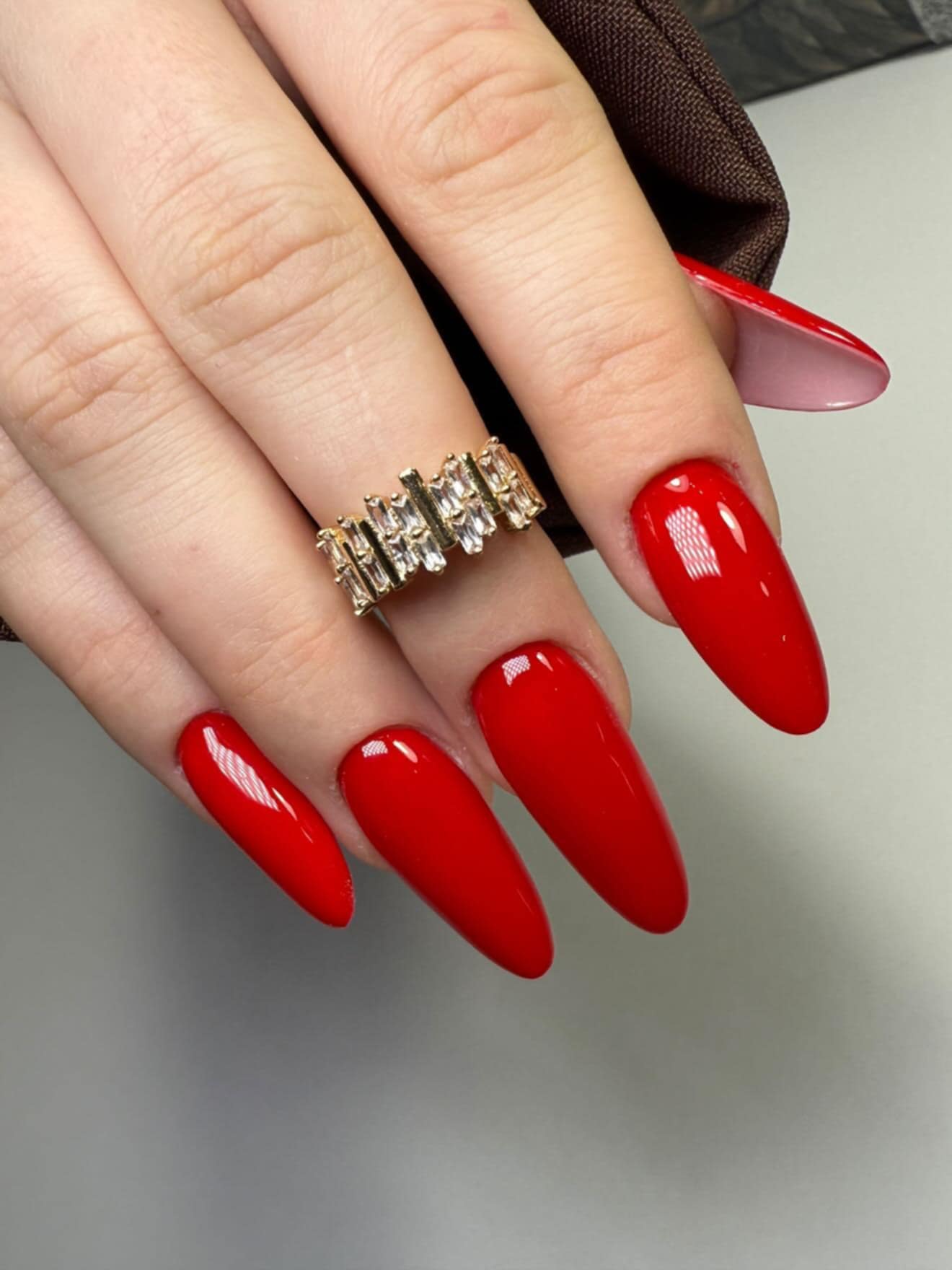 Manicure w neutralnych barwach